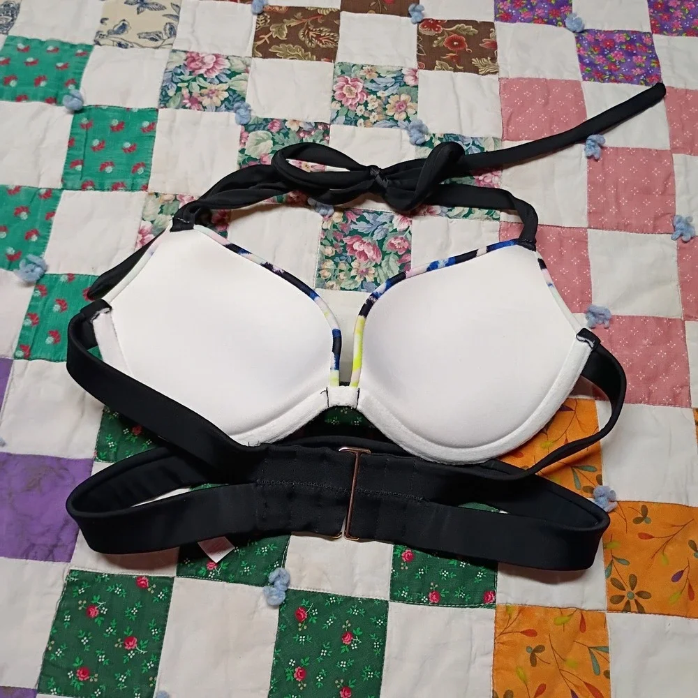 Victoria Secret The Hottie Halter Swim Bikini Top Womens Size 32B Beach Tropical